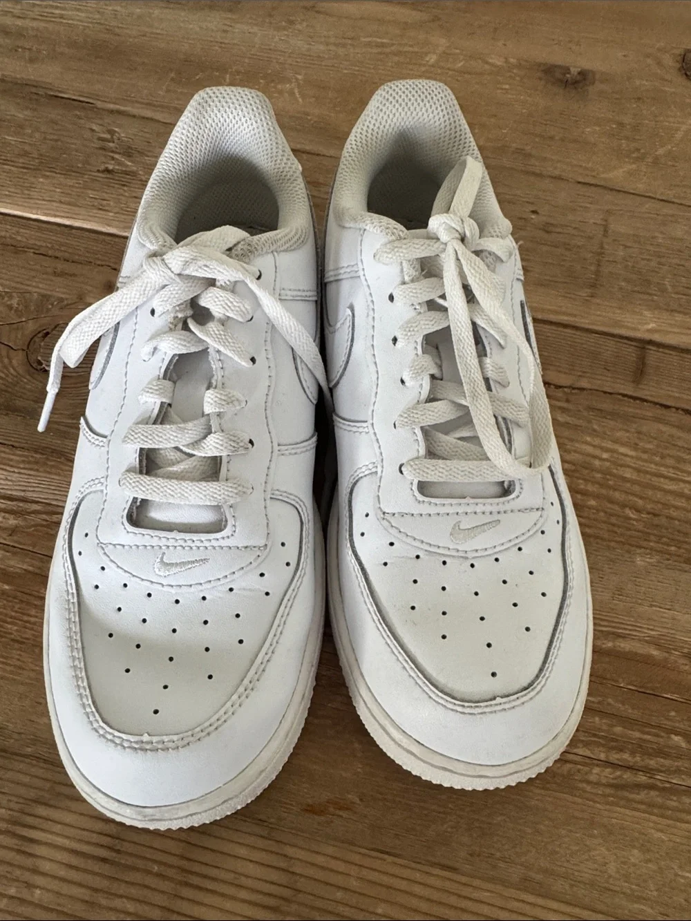 Nike Air Force White Kids Sneakers - Classic Low Top